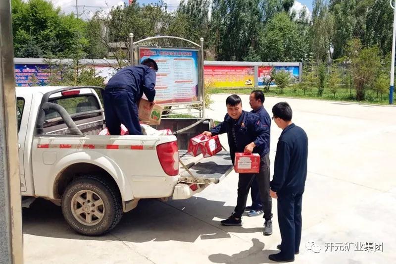 一家親│興海銅鑫慰問部隊(duì)官兵，共話軍企團(tuán)結(jié)魚水情